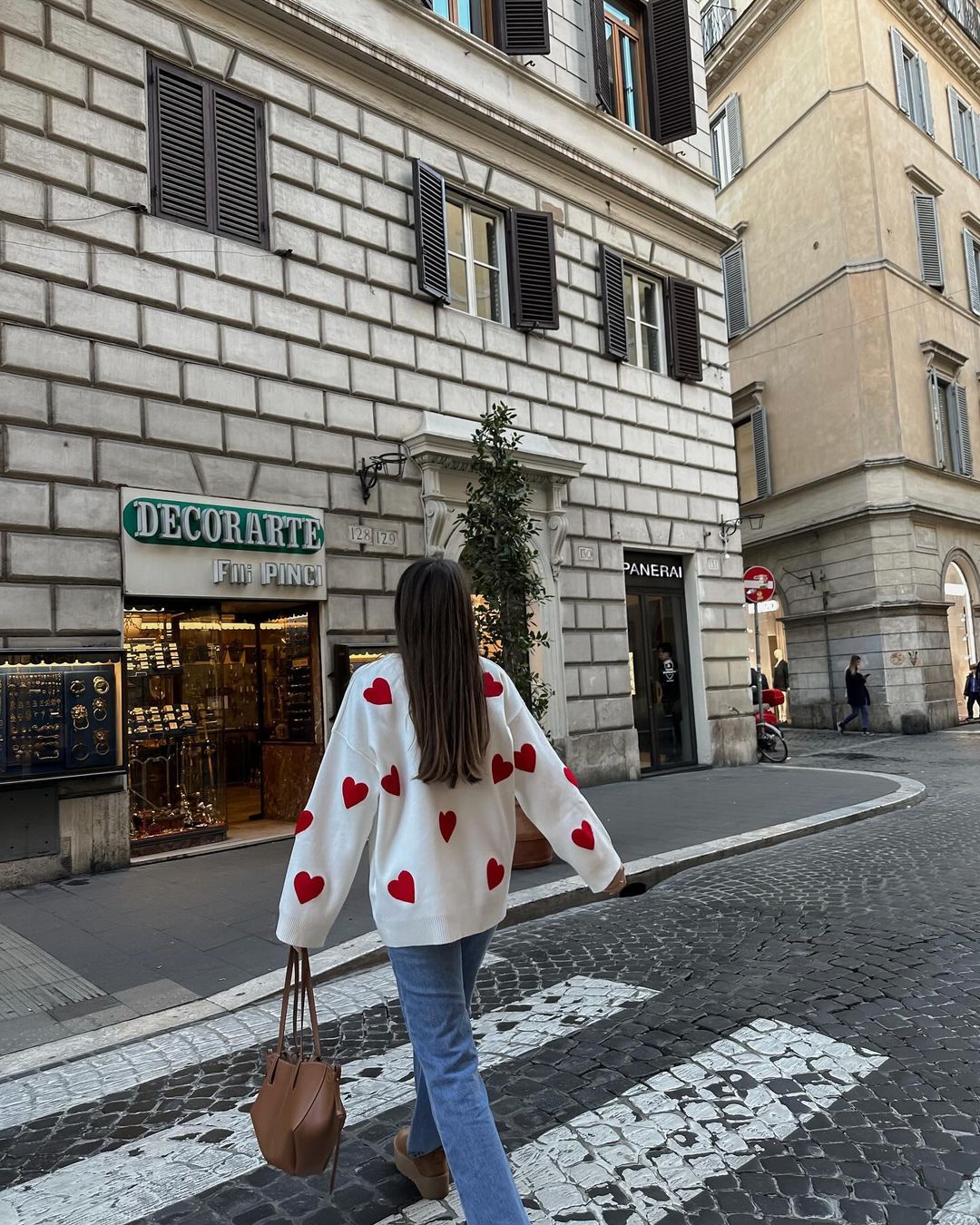 Nivora | Love Sweater